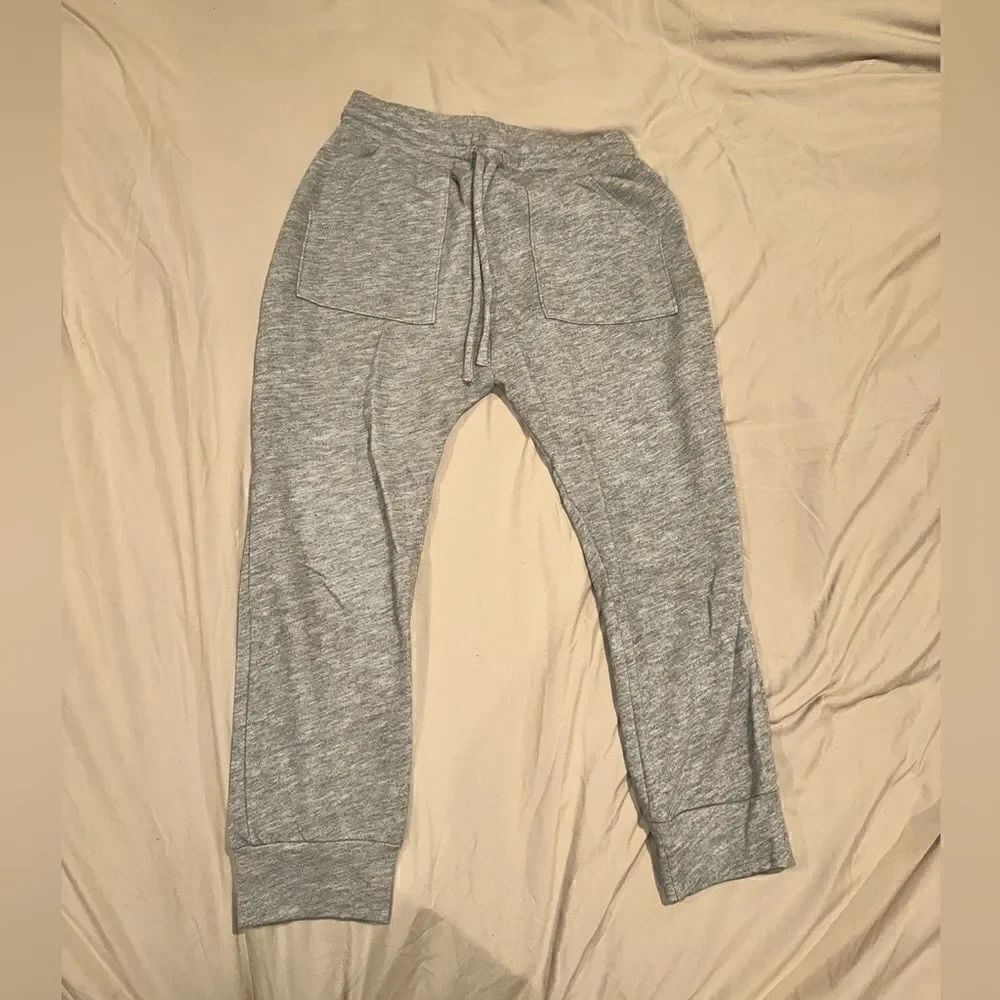 BDG size S women cropped jogger sweats light gray